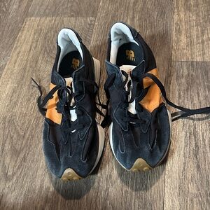 New Balance 327 Sneakers